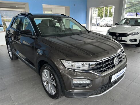 Volkswagen T-Roc SUV / Terénní 1,5 l 110 kw
