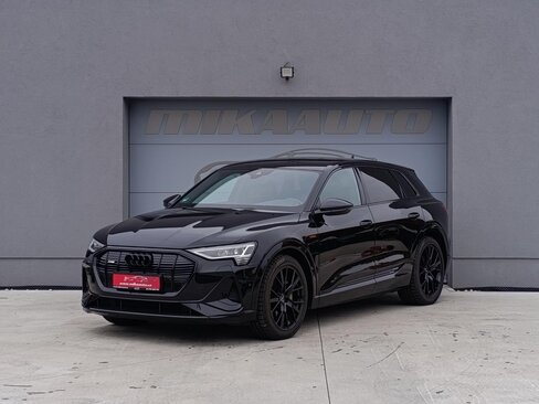 Audi e-tron SUV / Terénní 0,0 300 kw
