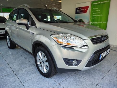 Ford Kuga SUV / Terénní 2,0 l 100 kw