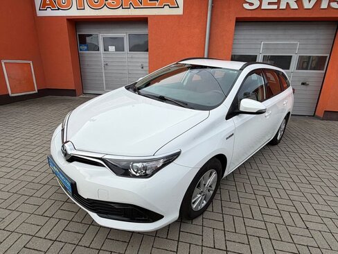 Toyota Auris Kombi 1,8 l 100 kw