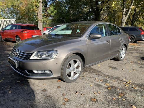 Volkswagen Passat Sedan / Limuzína 2,0 l 155 kw