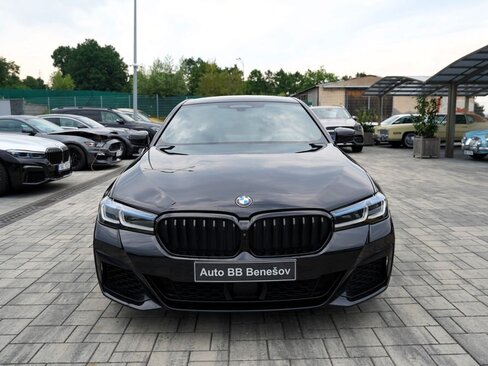 BMW Řada 5 Sedan / Limuzína 4,4 l 390 kw