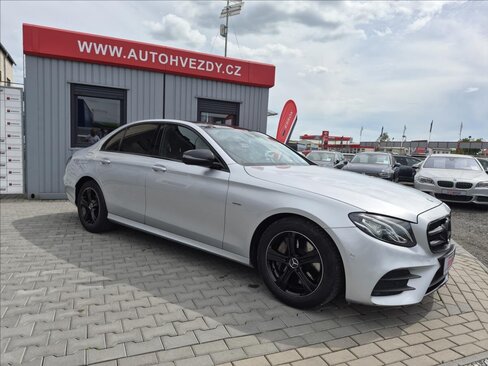 Mercedes-Benz Třídy E Sedan / Limuzína 2,0 l 143 kw