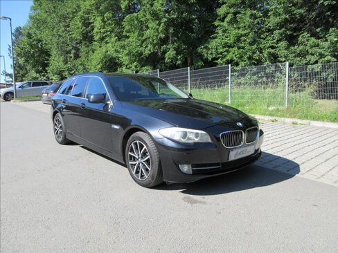 BMW Řada 5 Kombi 3,0 l 230 kw