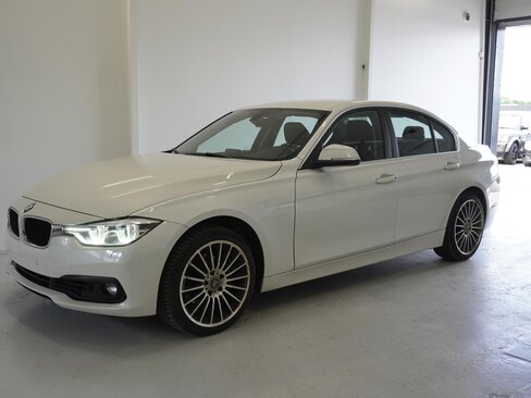 BMW Řada 3 Sedan / Limuzína 2,0 l 135 kw