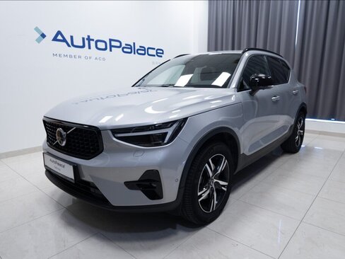 Volvo XC40 SUV / Terénní 2,0 l 120 kw
