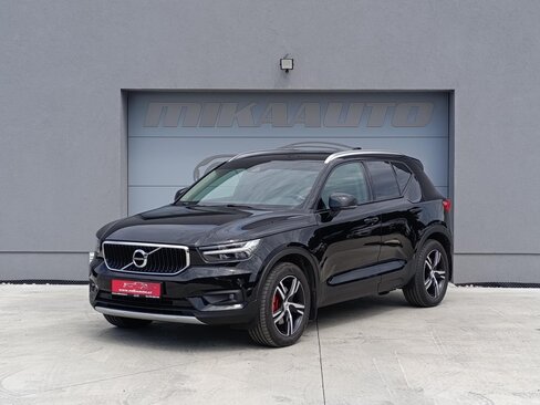 Volvo XC40 SUV / Terénní 2,0 l 145 kw