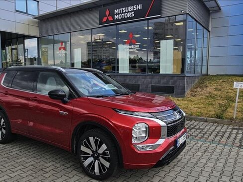 Mitsubishi Outlander SUV / Terénní 2,4 l 225 kw