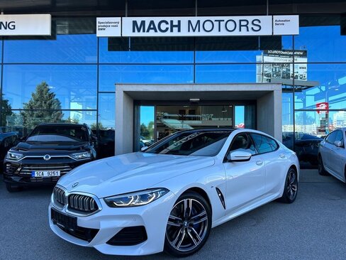 BMW Řada 8 Sedan / Limuzína 4,4 l 390 kw