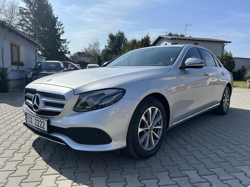Mercedes-Benz Třídy E Sedan / Limuzína 3,0 l 190 kw