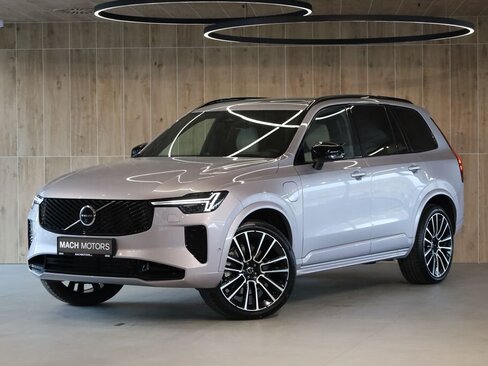 Volvo XC90 SUV / Terénní 2,0 l 335 kw