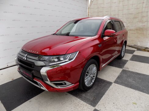 Mitsubishi Outlander SUV / Terénní 2,4 l 99 kw