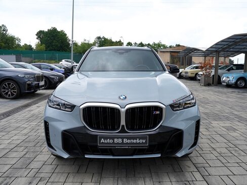 BMW X5 SUV / Terénní 4,4 l 390 kw