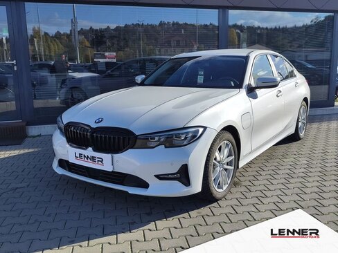 BMW Řada 3 Sedan / Limuzína 2,0 l 215 kw