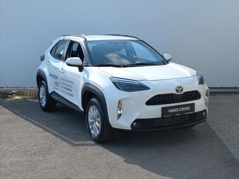 Toyota Yaris Cross CUV / Crossover 1,5 l 68 kw