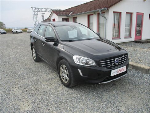 Volvo XC60 SUV / Terénní 2,0 l 110 kw