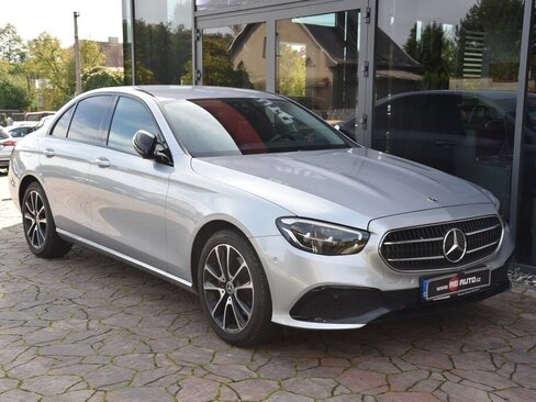 Mercedes-Benz Třídy E Sedan / Limuzína 2,0 l 145 kw