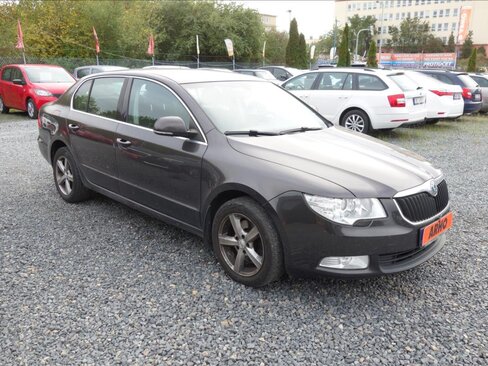 Škoda Superb Liftback 1,8 l 118 kw