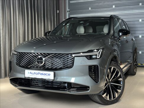 Volvo XC90 SUV / Terénní 2,0 l 299 kw