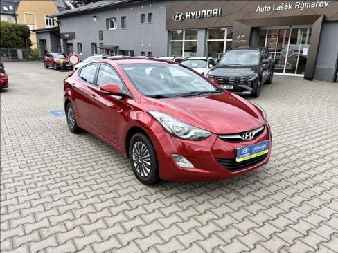Hyundai Elantra Sedan / Limuzína 1,6 l 97 kw