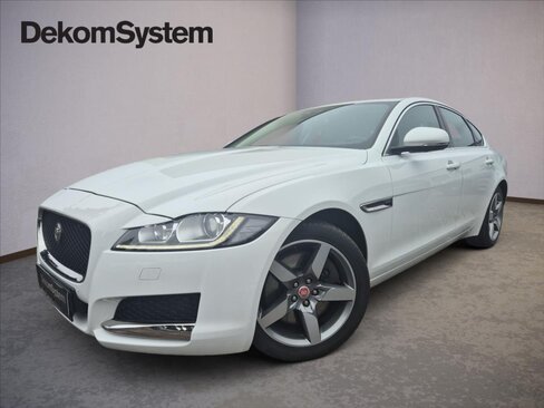 Jaguar XF Sedan / Limuzína 3,0 l 221 kw