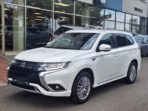 Mitsubishi Outlander SUV / Terénní 2,4 l 99 kw