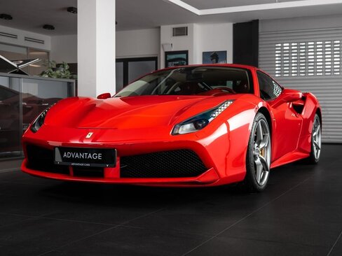 Ferrari 488 Kupé 3,9 l 493 kw
