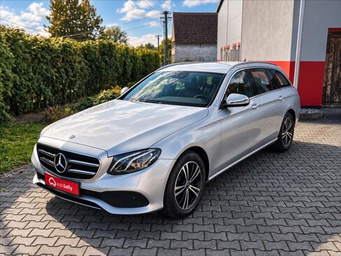 Mercedes-Benz Třídy E Kombi 2,0 l 143 kw
