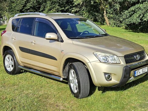 Toyota RAV4 Kombi 2,0 l 116 kw