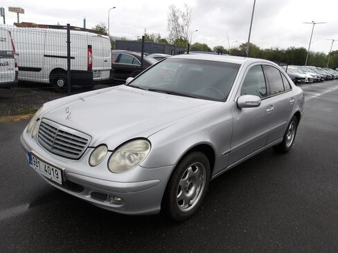 Mercedes-Benz Třídy E Sedan / Limuzína 2,1 l 110 kw