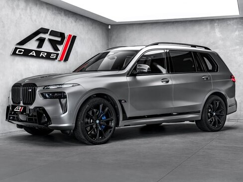 BMW X7 SUV / Terénní 4,4 l 390 kw