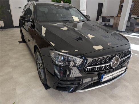 Mercedes-Benz Třídy E Kombi 2,0 l 143 kw