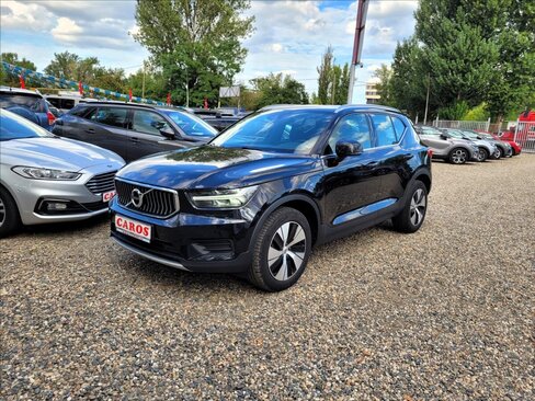 Volvo XC40 SUV / Terénní 1,5 l 132 kw