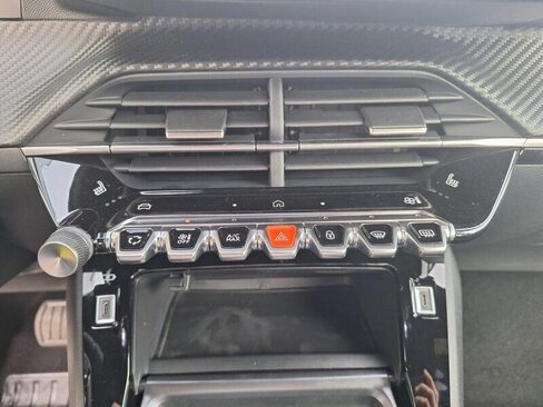 Peugeot 2008 SUV / Terénní 1,2 l 74 kw