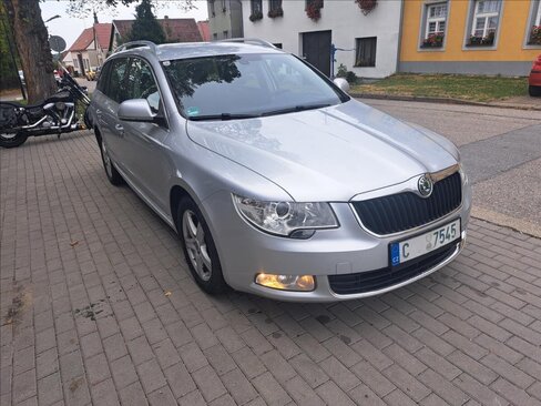 Škoda Superb Kombi 2,0 l 103 kw