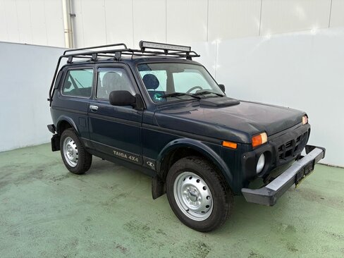 Lada Niva SUV / Terénní 1,7 l 61 kw
