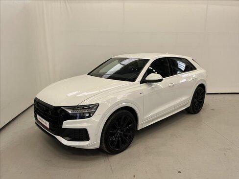 Audi Q8 SUV / Terénní 3,0 l 210 kw