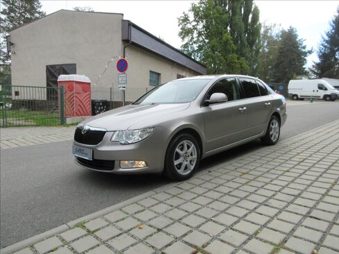 Škoda Superb Sedan / Limuzína 1,6 l 77 kw