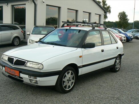 Lancia Delta Hatchback 2,0 l 102 kw