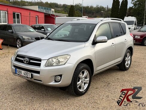 Toyota RAV4 SUV / Terénní 2,2 l 110 kw