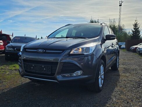 Ford Kuga SUV / Terénní 1,5 l 112 kw