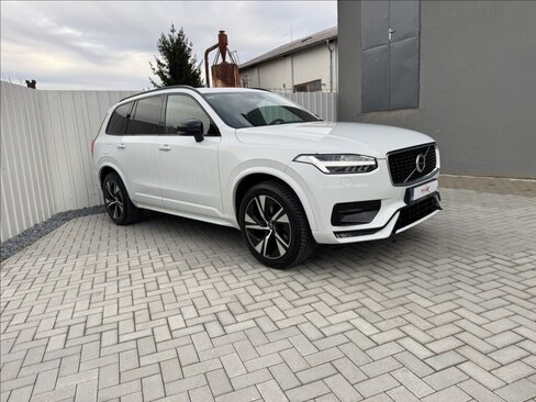 Volvo XC90 SUV / Terénní 2,0 l 228 kw
