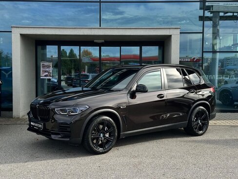 BMW X5 SUV / Terénní 3,0 l 290 kw