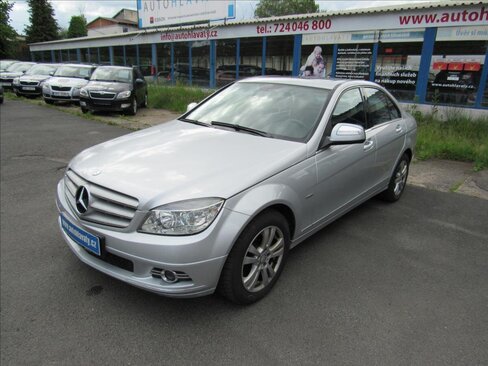 Mercedes-Benz Třídy C Sedan / Limuzína 2,5 l 150 kw