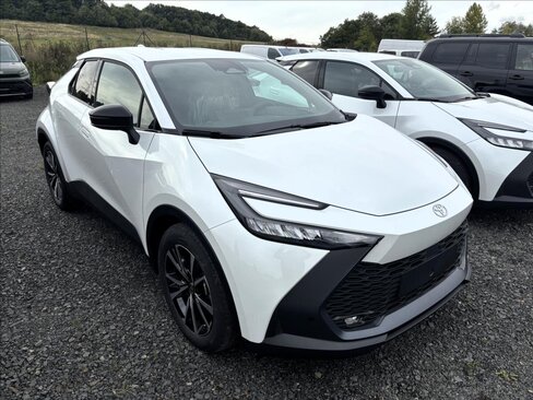 Toyota C-HR SUV / Terénní 1,8 l 103 kw