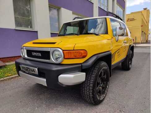Toyota FJ SUV / Terénní 4,0 l 176 kw