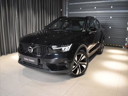 Volvo XC40 SUV / Terénní 2,0 l 120 kw
