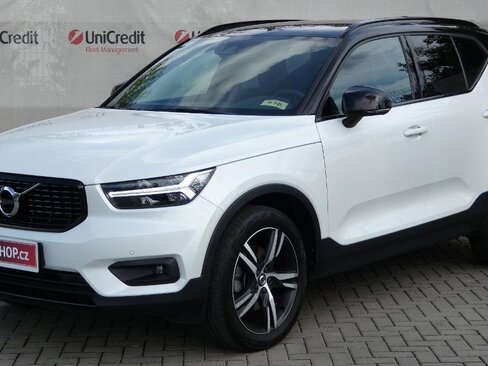 Volvo XC40 SUV / Terénní 2,0 l 145 kw
