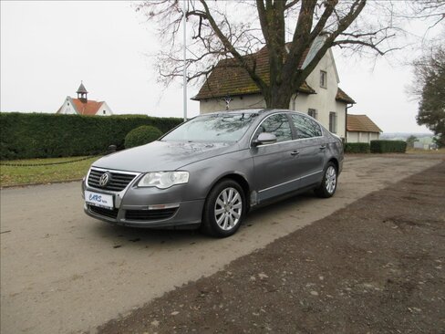 Volkswagen Passat Sedan / Limuzína 2,0 l 103 kw