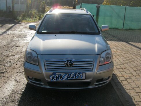 Toyota Avensis Kombi 2,0 l 108 kw